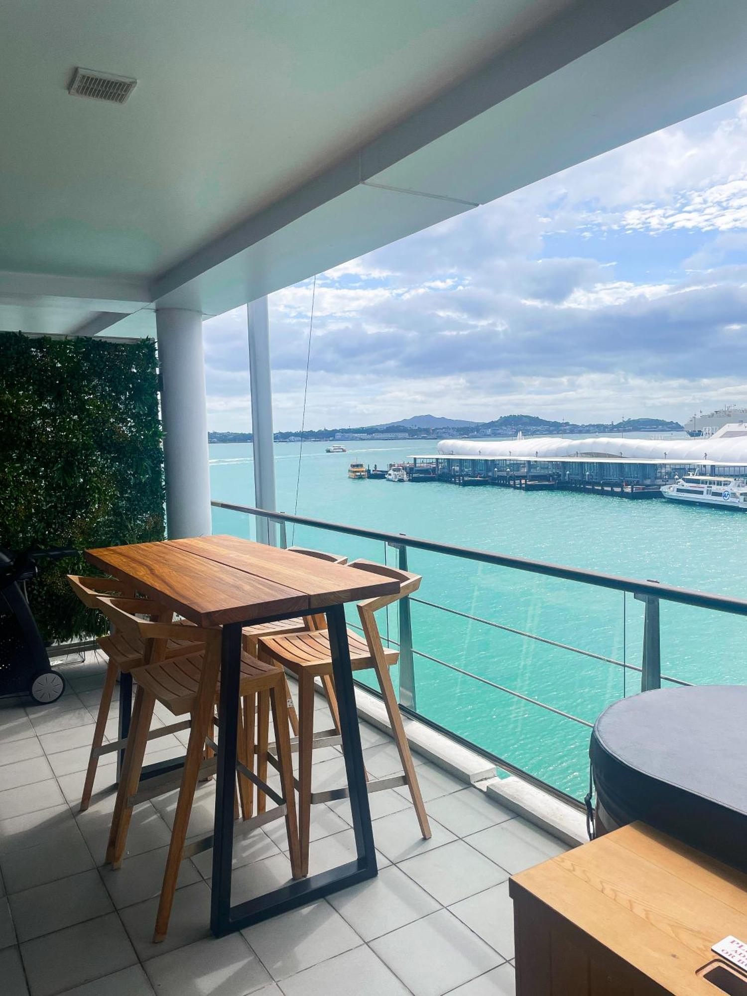 Luxury Apartment - Parking - Hot Tub - Stunning Views โอ๊คแลนด์ ภายนอก รูปภาพ
