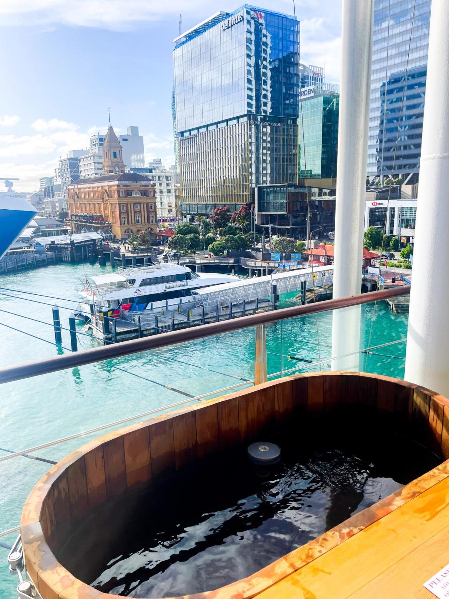 Luxury Apartment - Parking - Hot Tub - Stunning Views โอ๊คแลนด์ ภายนอก รูปภาพ